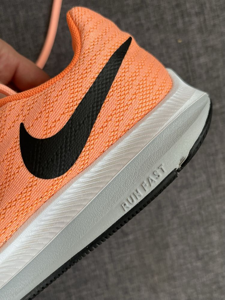 Бігові кросівки Nike winflo 4 жіночі