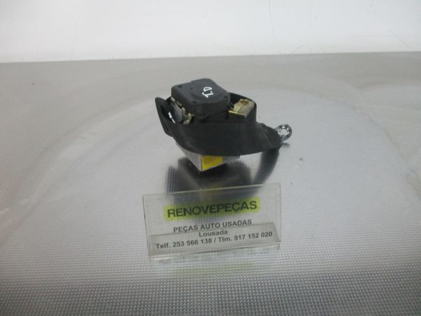 Cinto trás direito VOLKSWAGEN Passat (3B3)