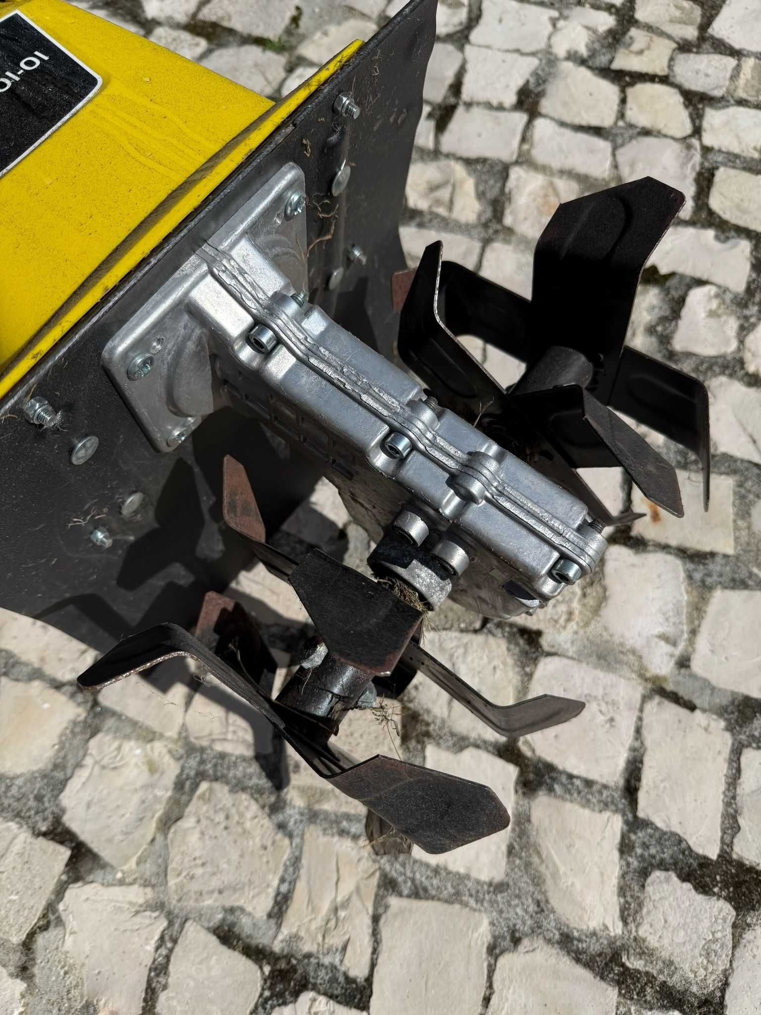 Moto enxada YT5601-01