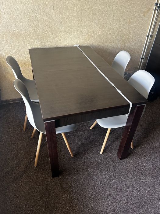 Stół rozkładany z krzeslami, kolor venge