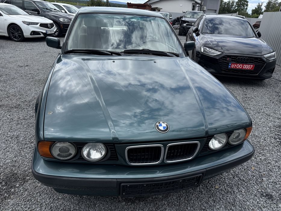 BMW 5 E34 музейна