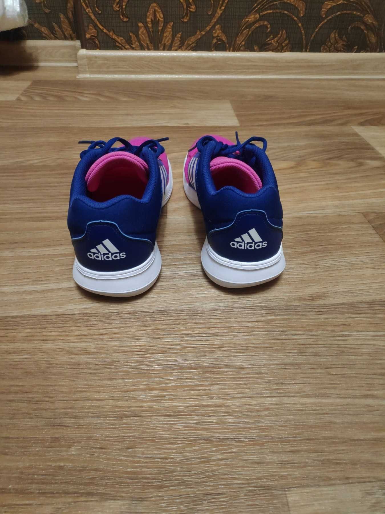 Кроссовки Adidas Essential Fun II (40 размер)