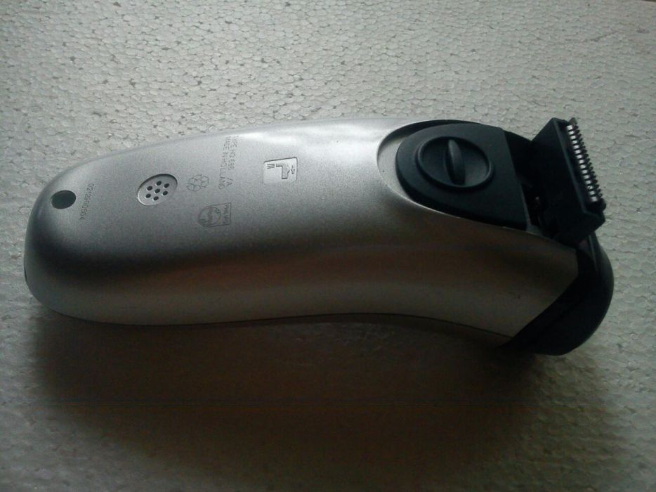 Бритва PHILIPS HQ 686