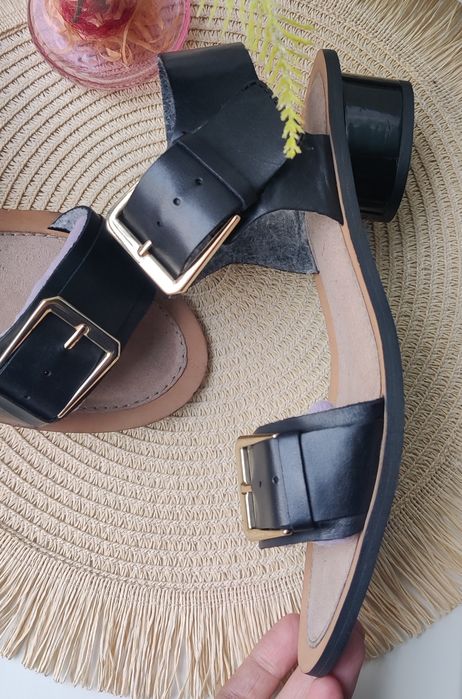 Шкіряні босоніжки Clarks 38-39 розмір