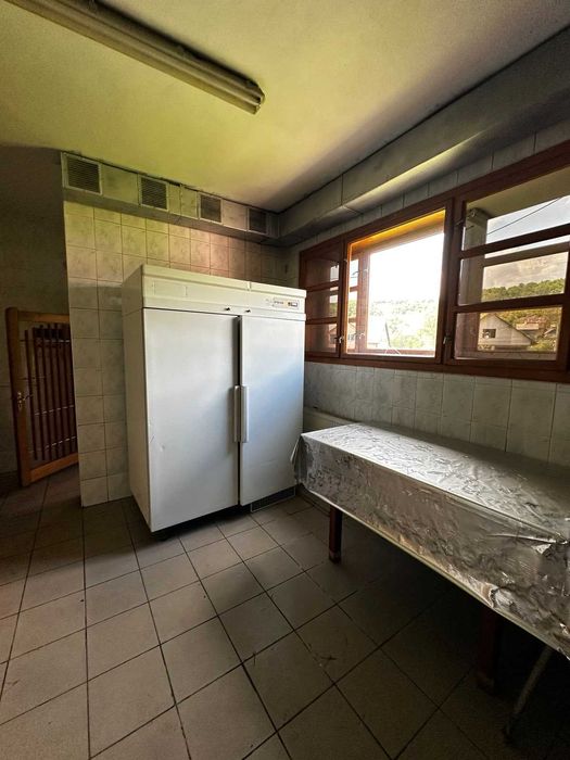 Продається торговельно-відпочинковий комплекс в с. Нересниця