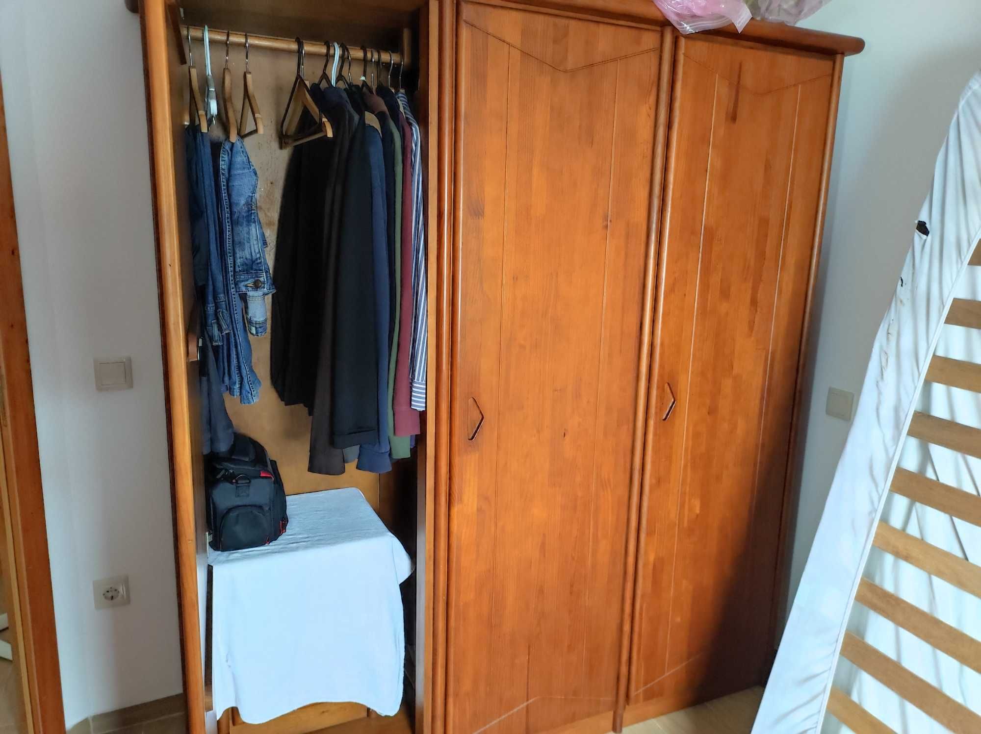 Guarda Vestido em Madeira Macissa c/Varão