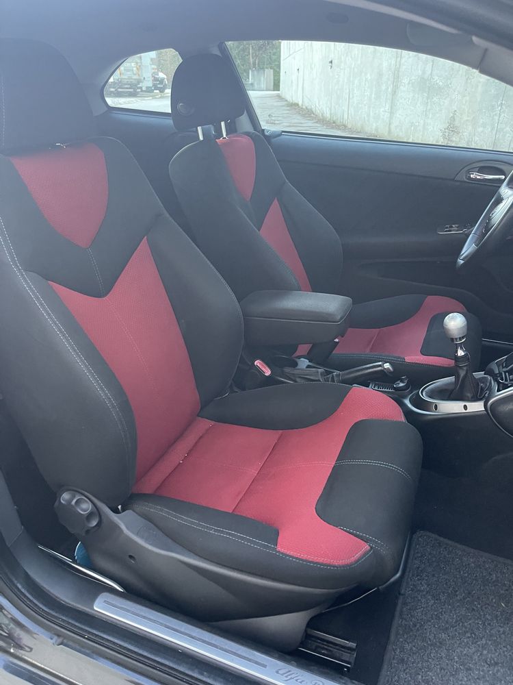 Alfa Romeo GT blackline interior completo