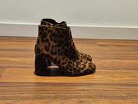 Botins com padrão