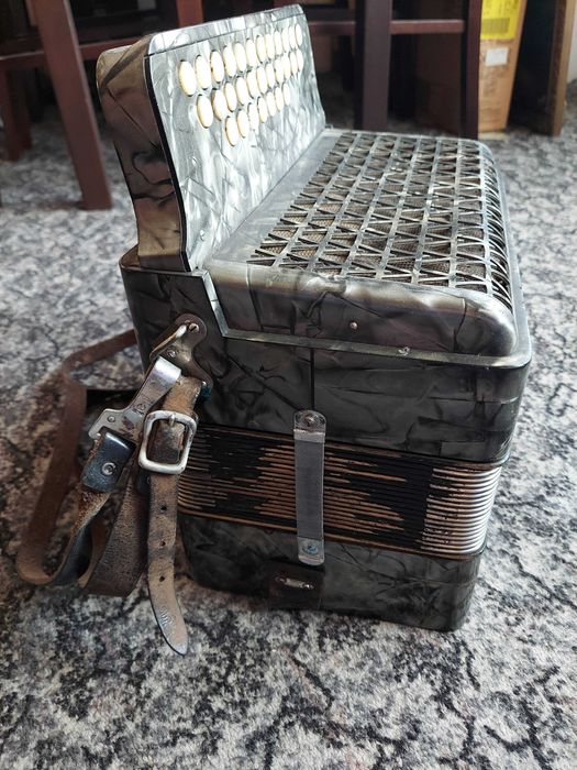 Akordeon guzikowy Hohner Club IIB Victoria, heligonka