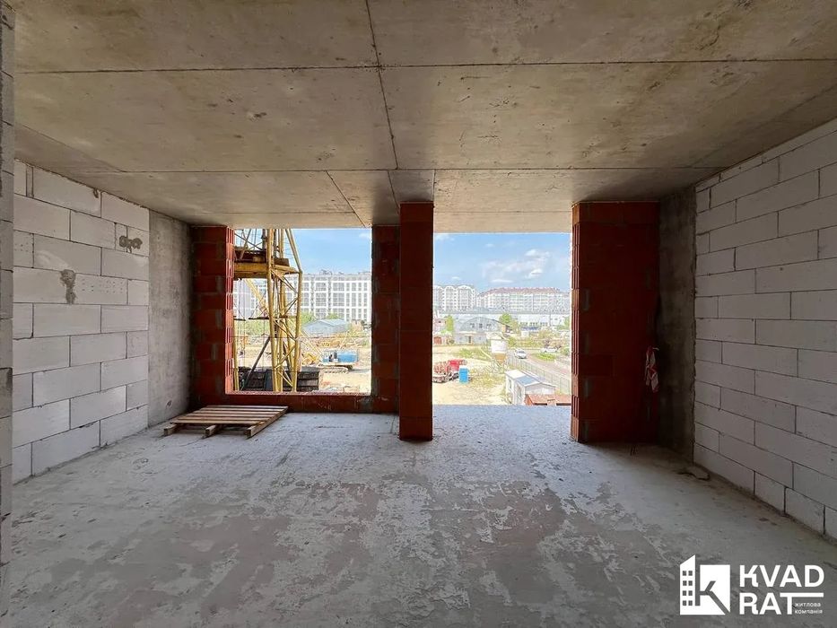 Терміновий продаж неподалік озера та парку