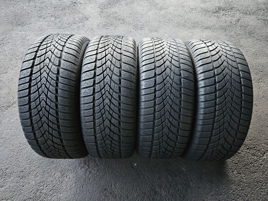 Kpl Opon Zimowe Dunlop SP Winter Sport 4D 225.55.17 101H XL Rok 2023