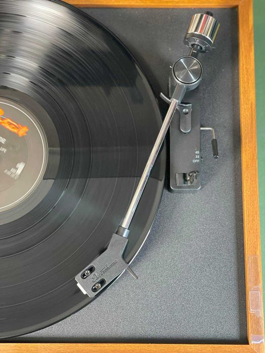 Програвач вінілу, виниловый проигрыватель Electrohome