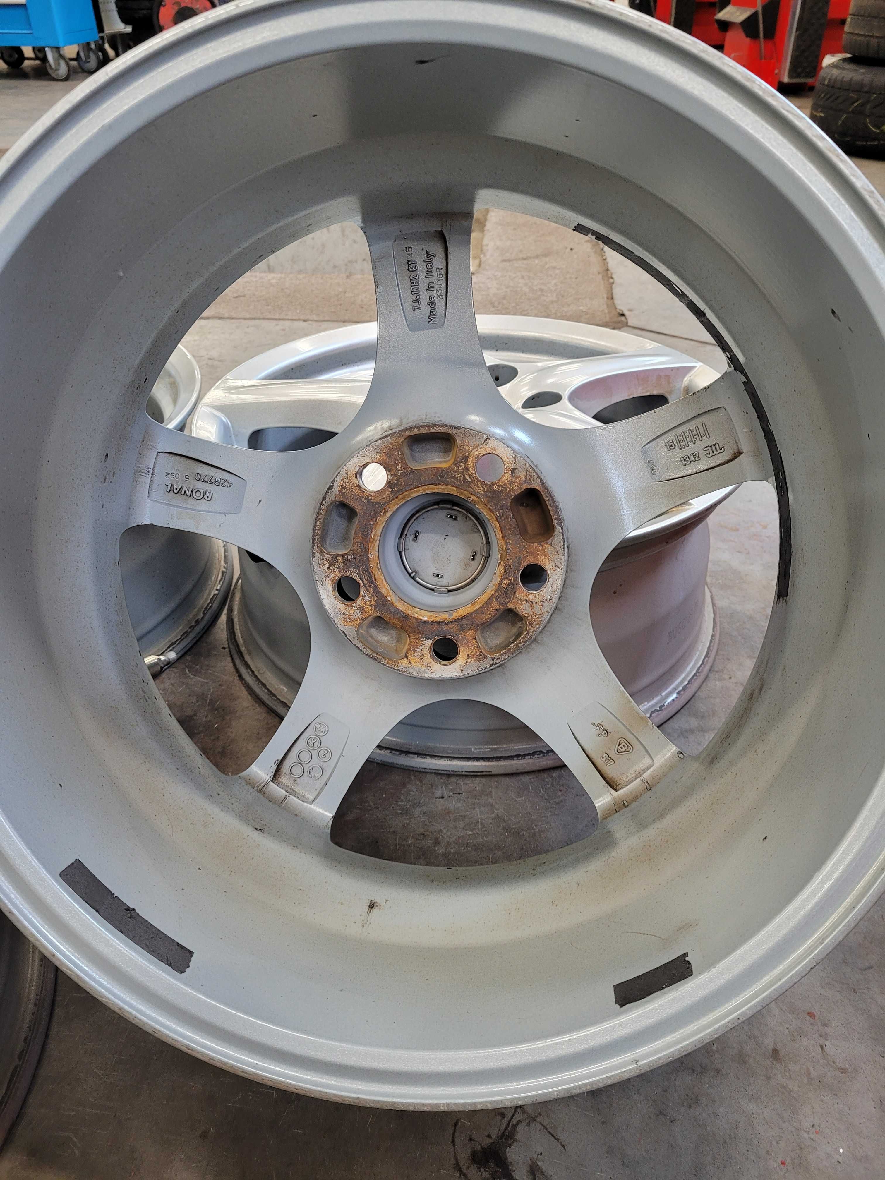 Komplet felg Opel R 17 rozstaw 5x115 ET 45 J 7