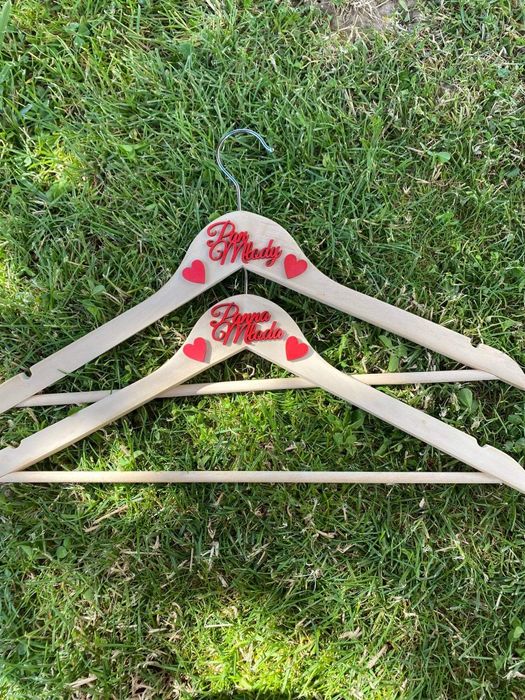 2 wieszaki ślubne, Pan Młody, Panna Młoda, czerwone