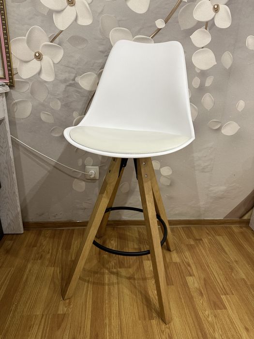Продається барний стілець в ідеальному стані
