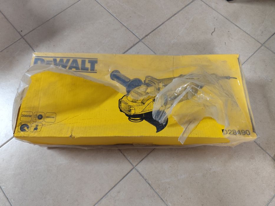 Rebarbadora DeWalt 230mm