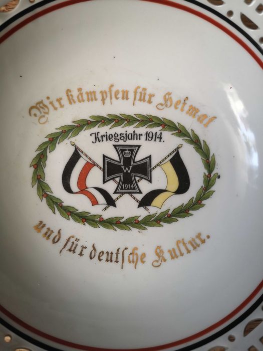 Talerz z Krzyżem Żelaznym Vintage