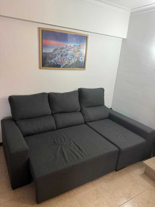 Sofá cinzento com chaise longue + arrumação + assentos extensíveis