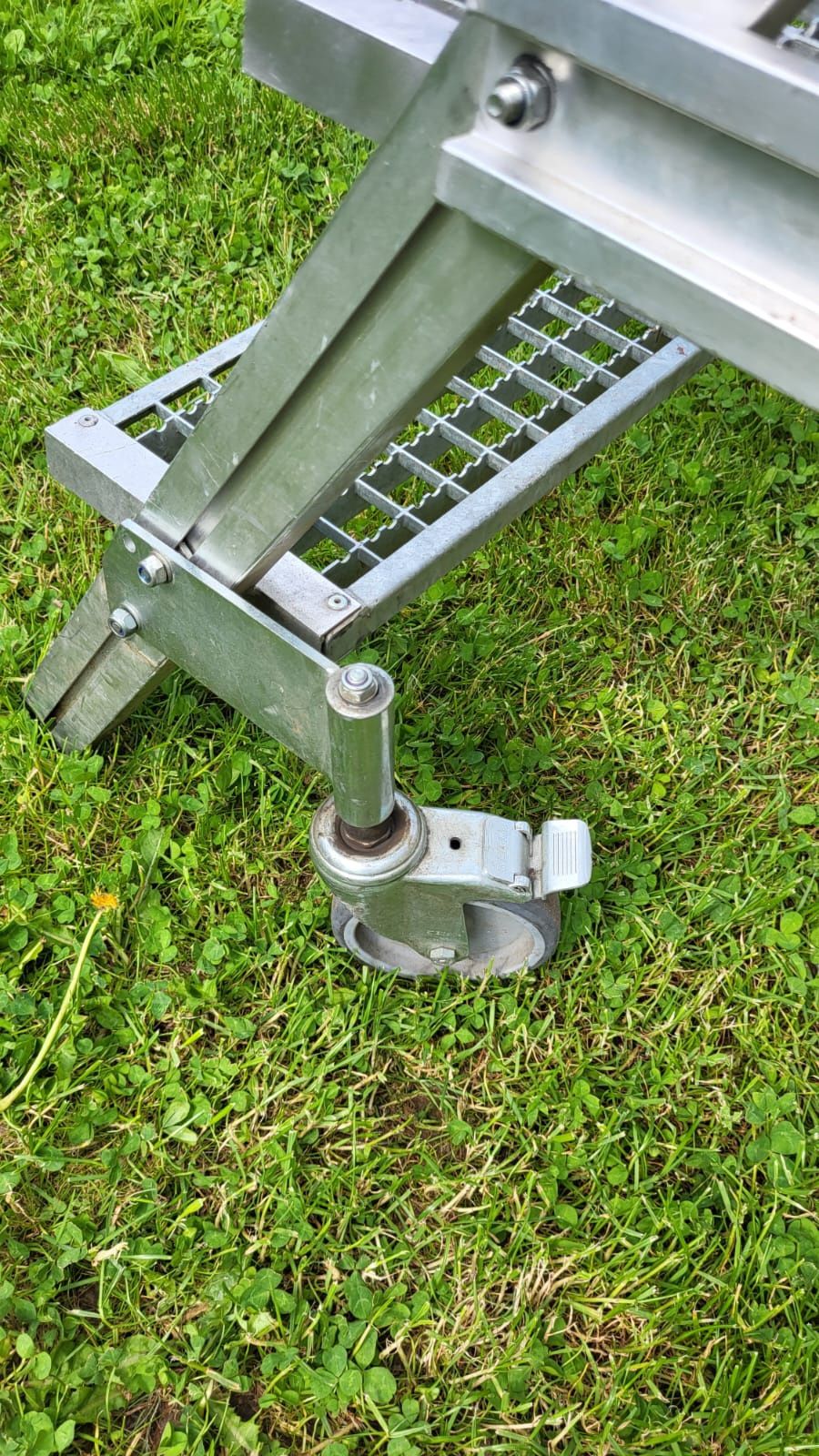 Schody aluminiowe, przejście, podest 4x2. Platforma jezdna