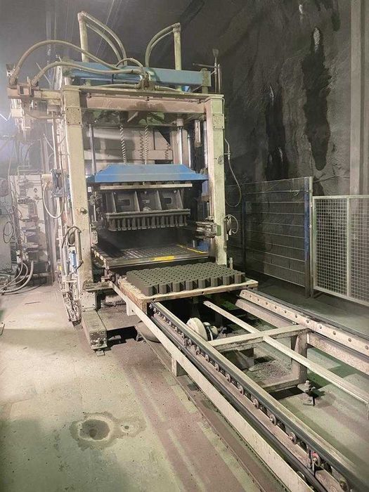 Wibroprasa stacjonarna HESS RH1500, rok 2005