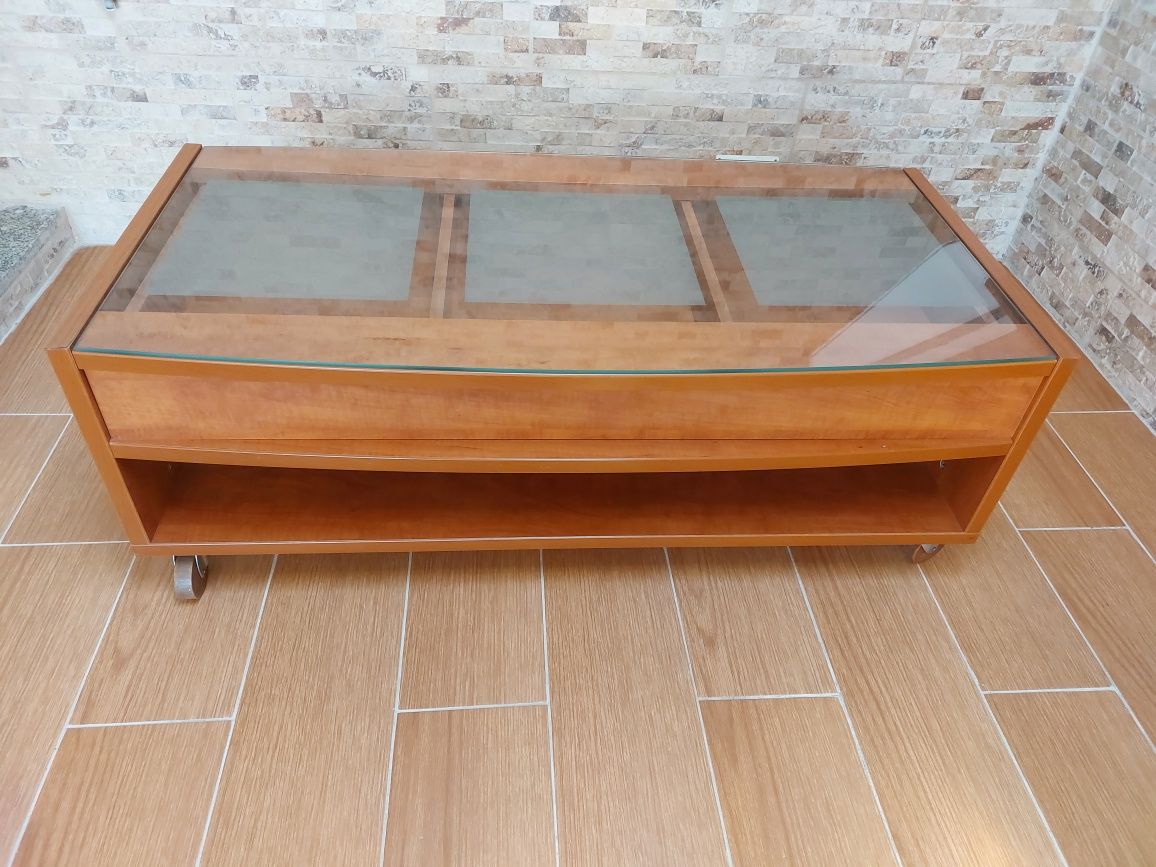 Mesa de centro de sala ou para TV com gaveta