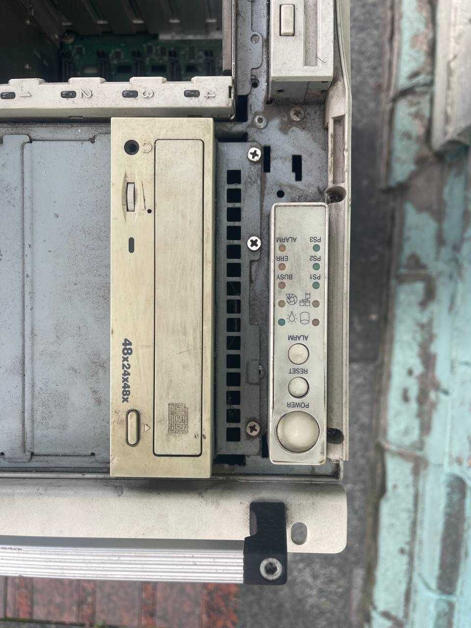 Старий раритетний сервер Siemens