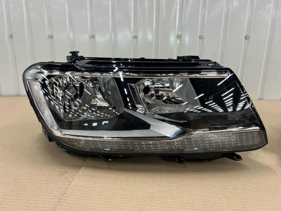 Фара передня VW Tiguan 2 покоління 2018-2021 року