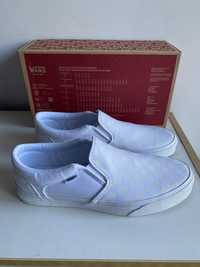 Ténis Vans Asher Slip-on Brancos (43)