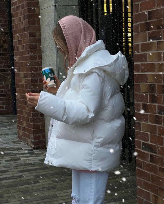 Пуховик жіночий теплий білий зимовий оверсайз з капюшоном•купти куртку