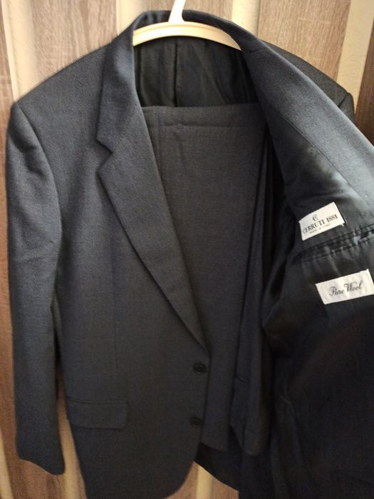 Чоловічі костюми