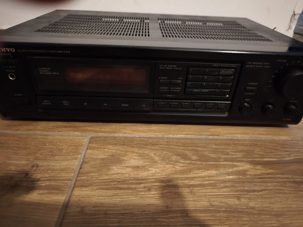 Onkyo amplituner