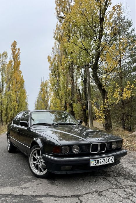 BMW 735i E32, 3.5 бензин