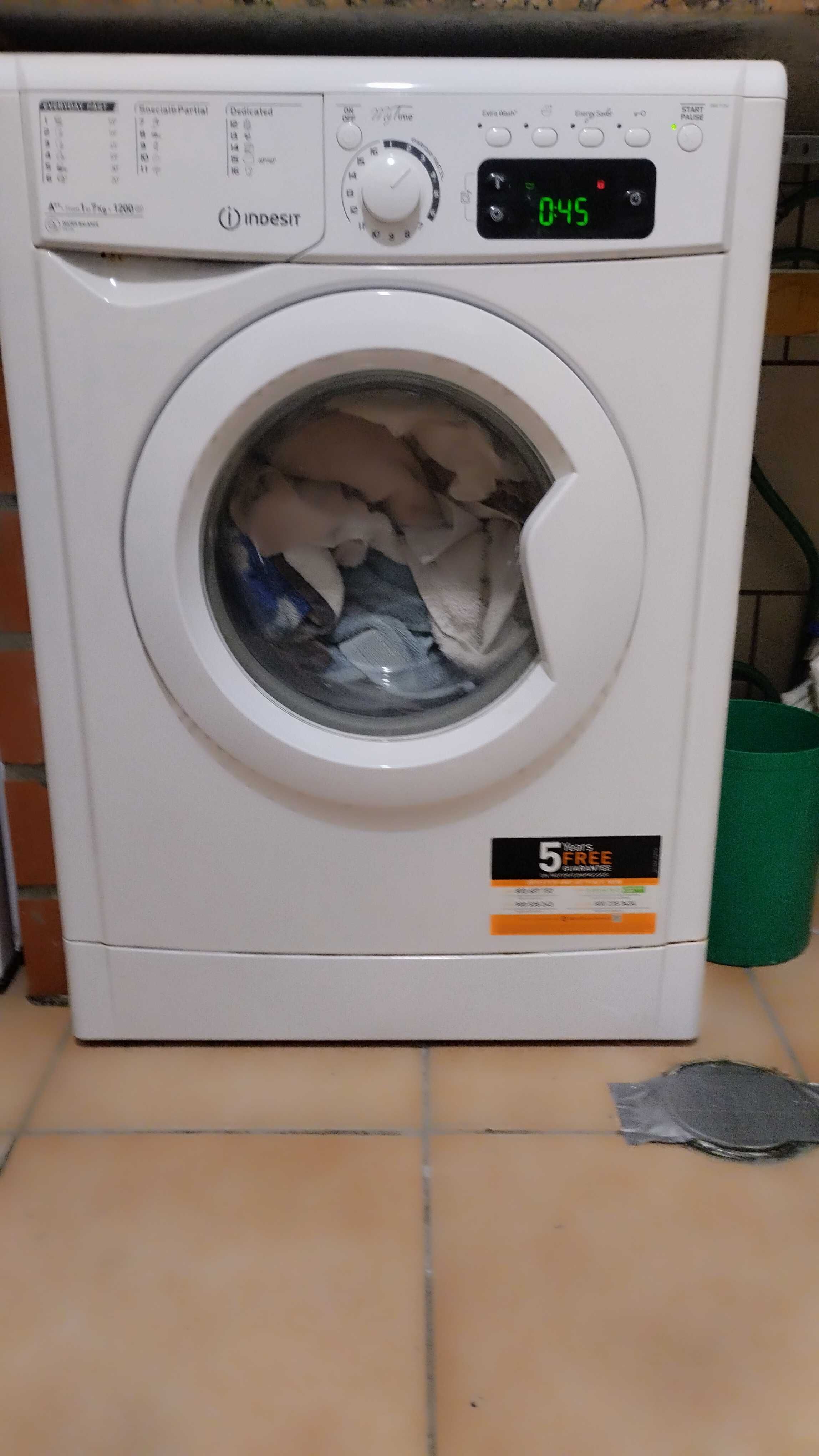 Máquina de lavar roupa