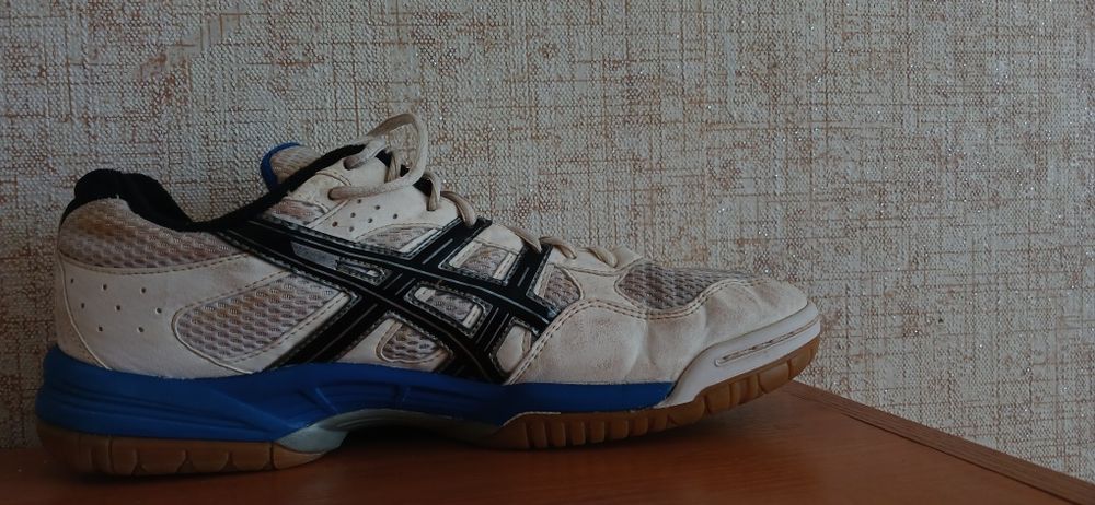 ASICS Gel-Flare або ASICS Gel Flare 4.