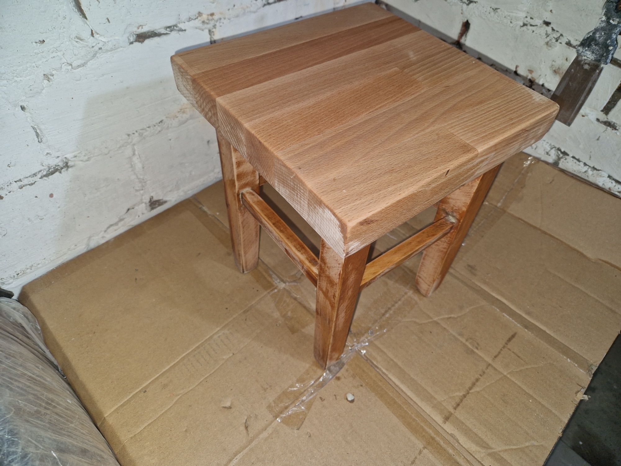 Taboret  cały drewniany