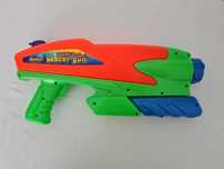 Pistolas de água