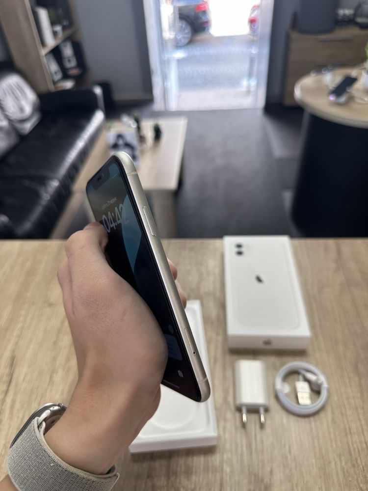 Iphone 11 64gb (White)