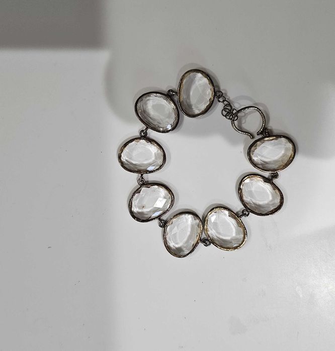 Pulseira prata dourada e pedras