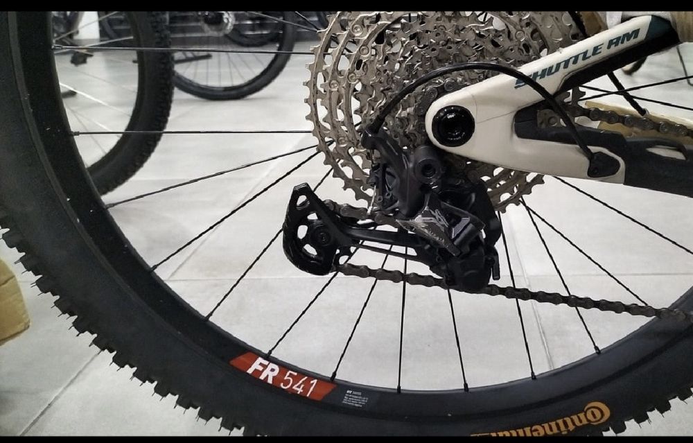 Pivot SHUTTLE AM Ride SLX/XT 2023