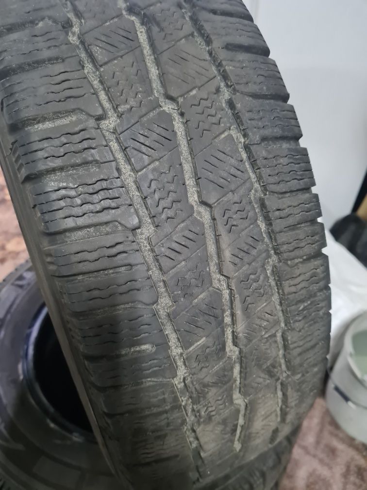 Авто шини  235/65R16