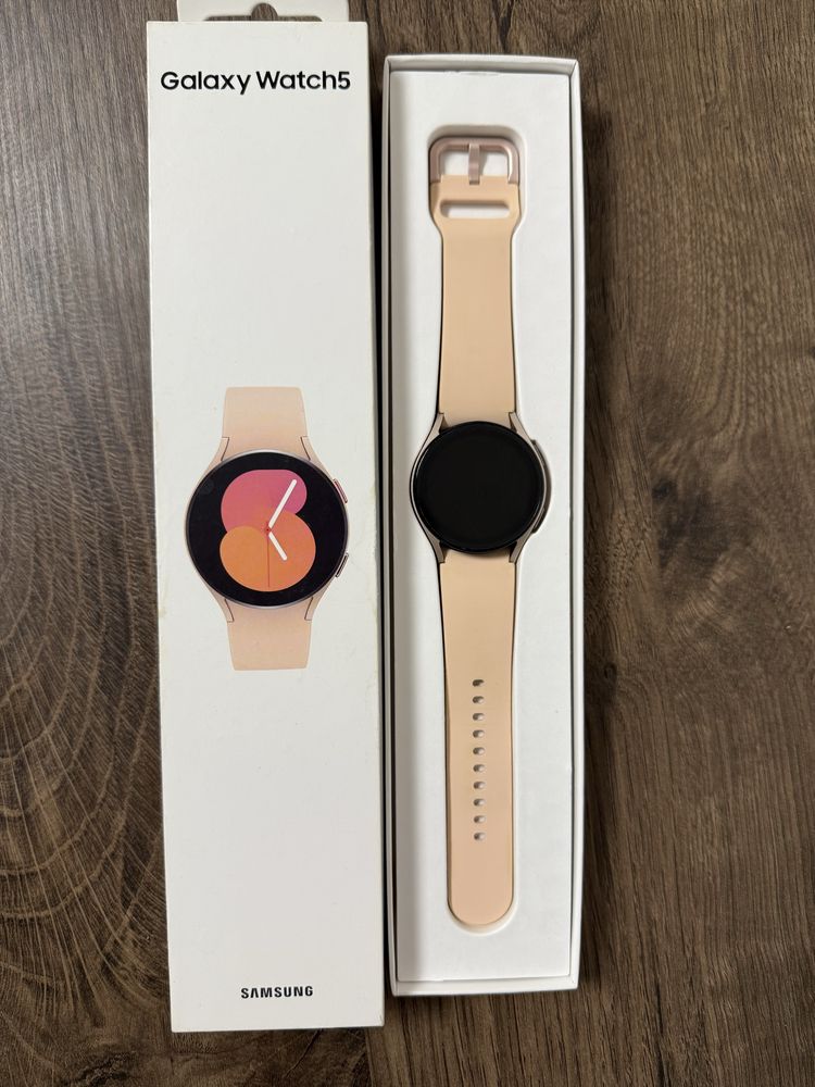 Б/у Смарт-годинник Samsung Galaxy Watch 5 40mm