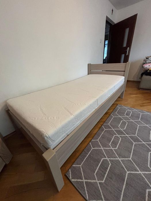 Lóżko jednoosobowe