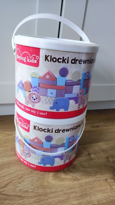 2 wiaderka klocków drewnianych. Stan idealny