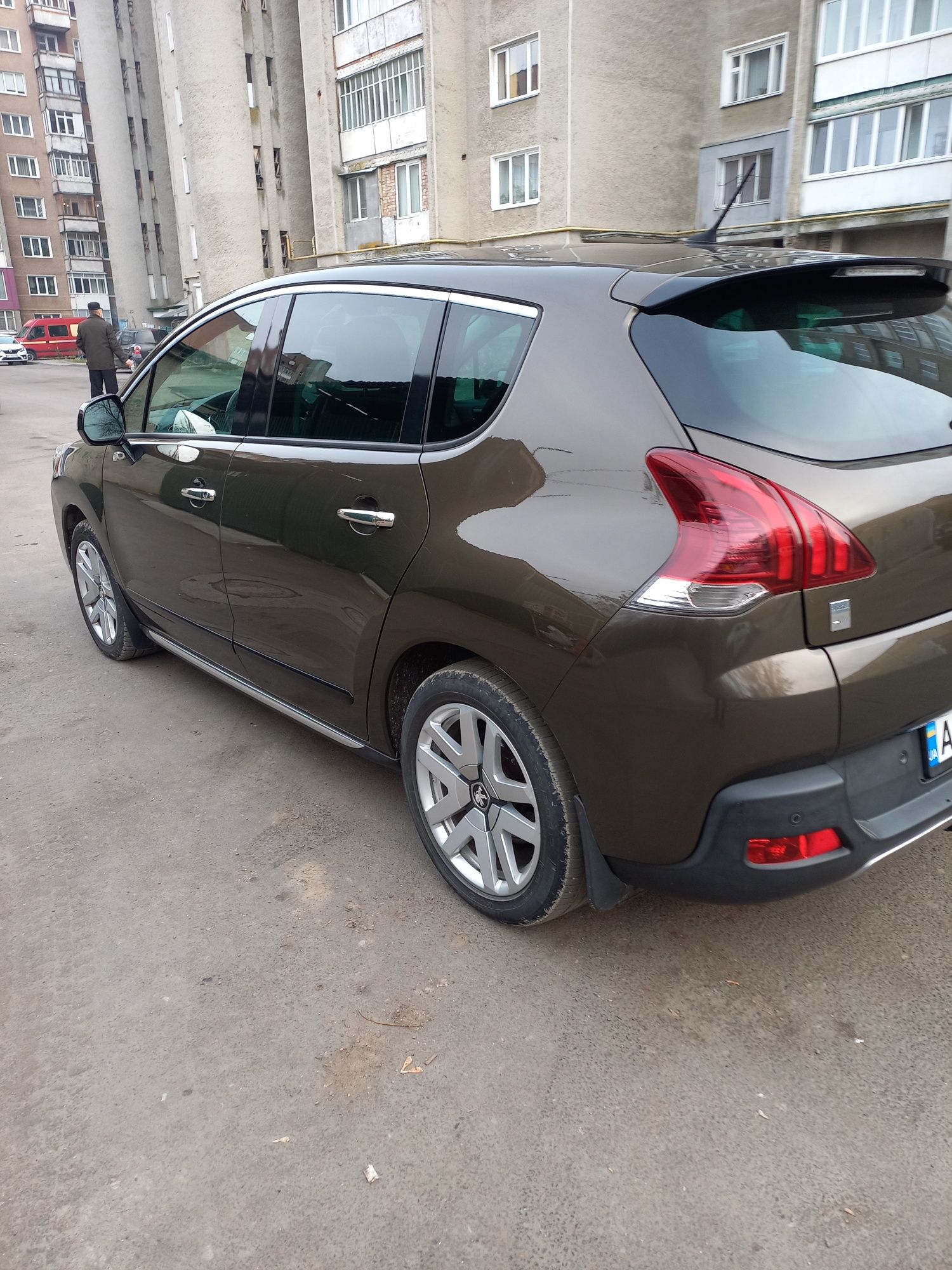 Пежо 3008 2.0 hdi гібрид. 2012 рік.