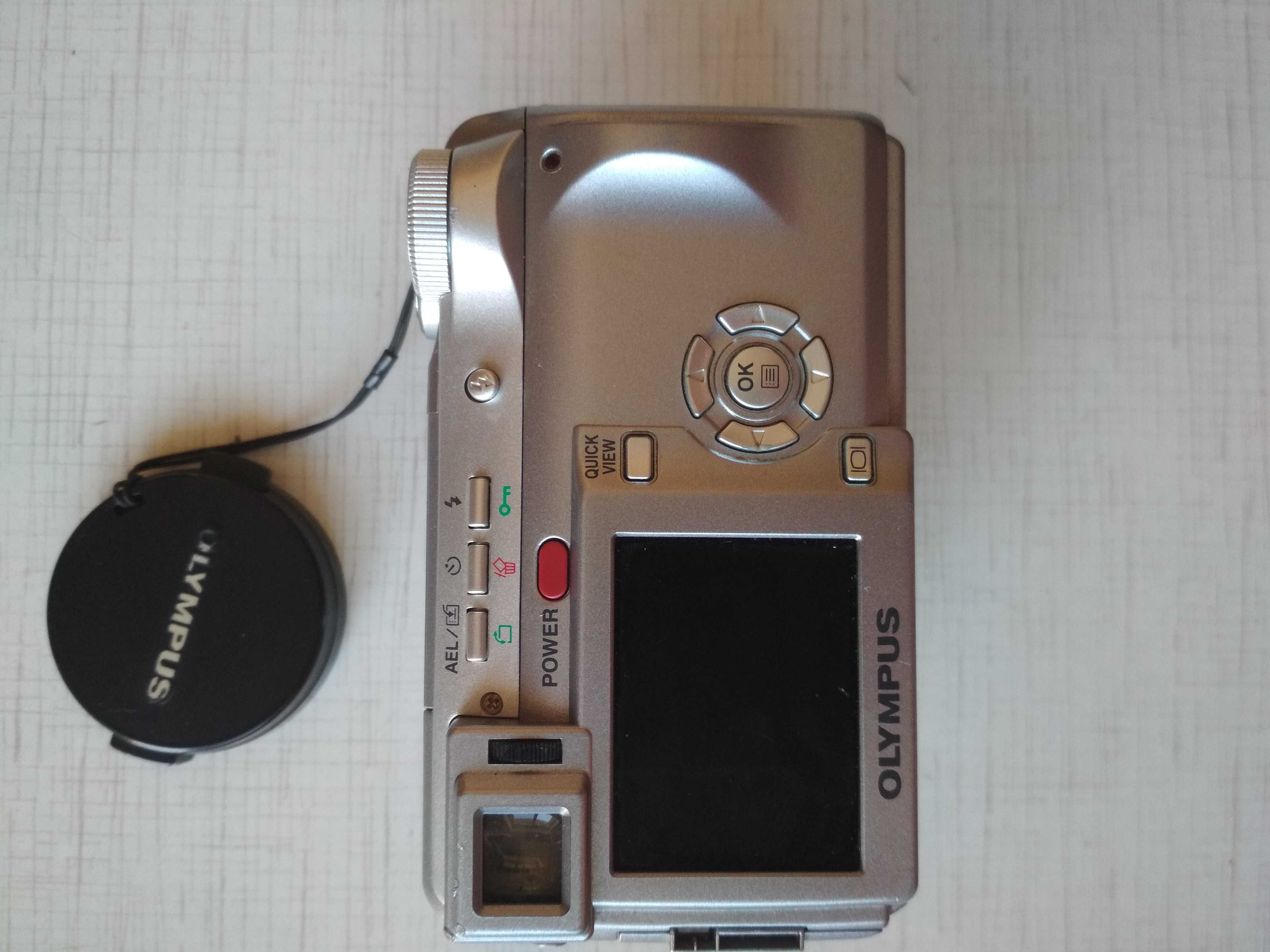 Фотоаппарат Olympus C-765 Ultra Zoom с футляром.