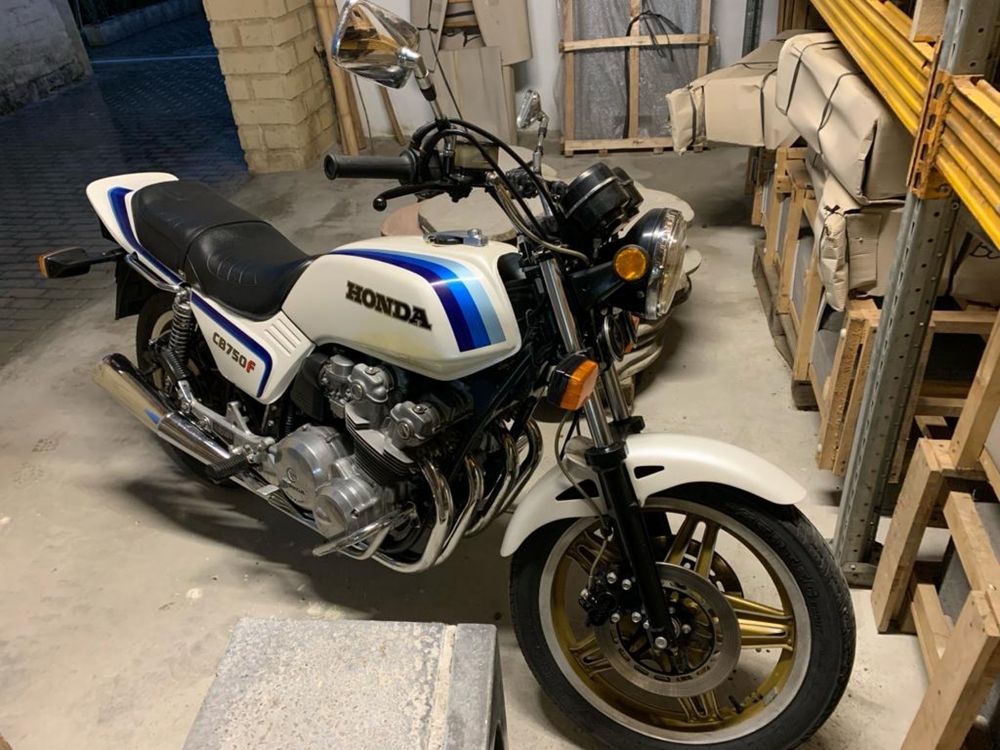 Mota Honda CB 750 F