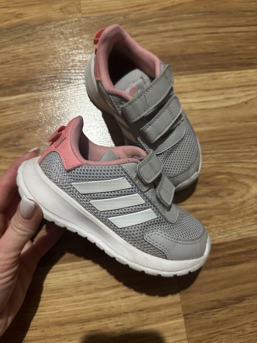Lekkie buty adidas na rzep 25