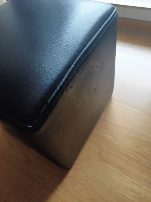 Puf skórzany czarny