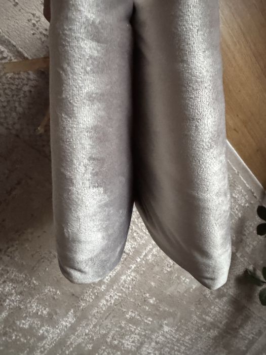 Zasłony   welwet  , beżowe.