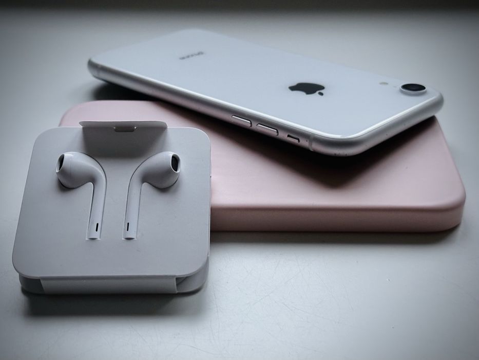 Iphone XR на 128 GB, акб 100%